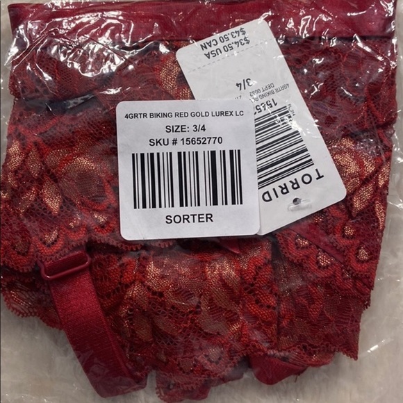NWT TORRID GARTER - LACE RED & GOLD FIT SIZES 1X or 2X - Picture 6 of 7